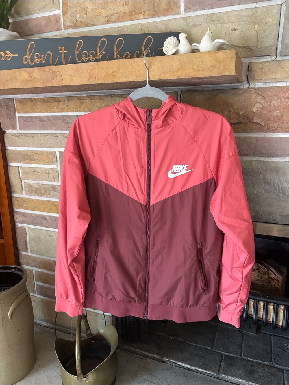 Nike Colorblock Hooded Windbreaker size XL girls or S women’s. Like new.